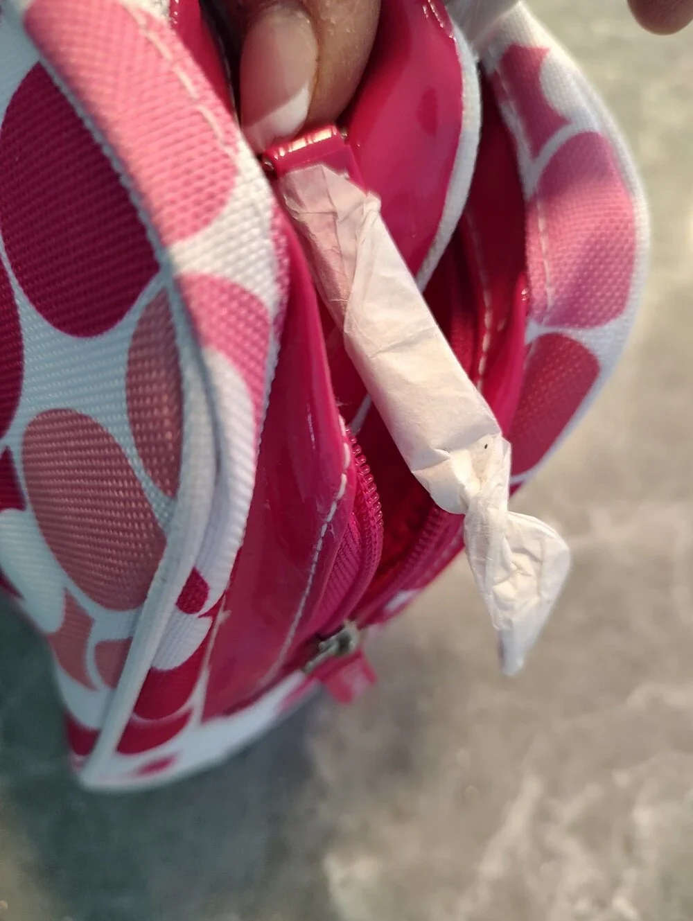 Clinique two make up cases like new pink/white